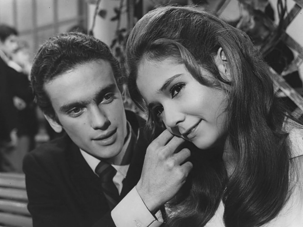 Oscar Orlegui and Soledad Silveyra in El profesor hippie (1969)