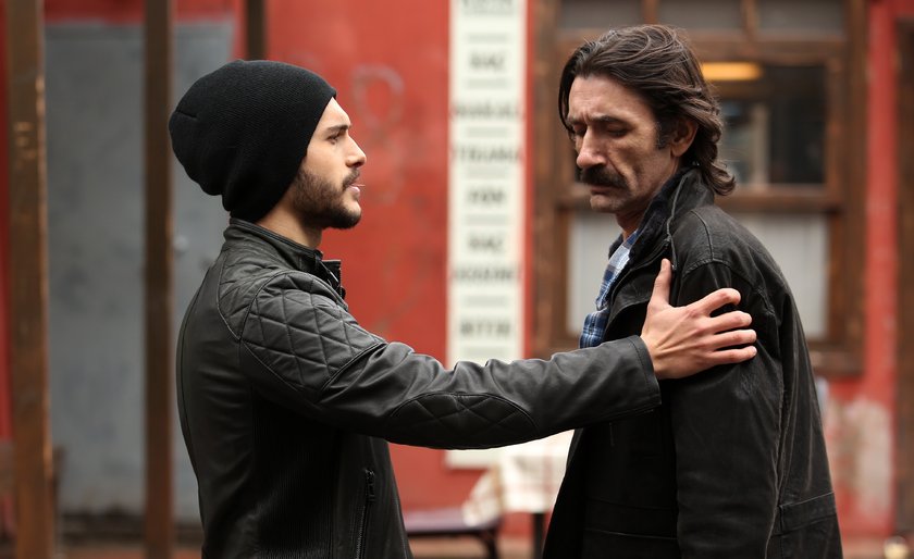 Nebil Sayin and Alperen Duymaz in The Pit (2016)