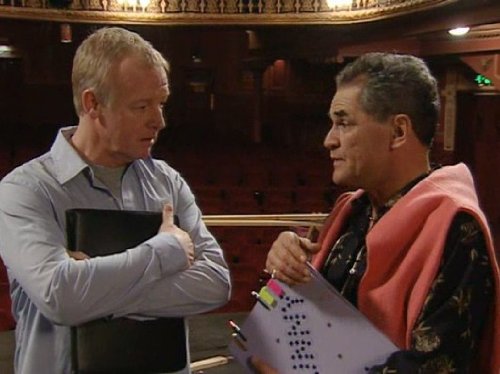 Gerard Kelly and Les Dennis in Extras (2005)