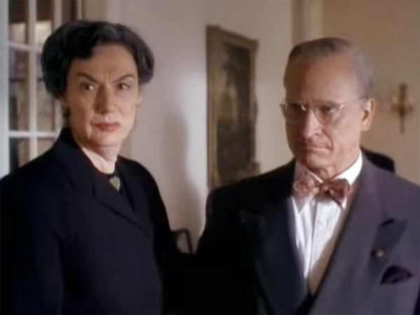 Gary Sinise and Marian Seldes in Truman (1995)