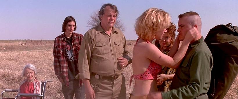 Christina Applegate, Joe Don Baker, Lukas Haas, Jack Black, O-Lan Jones, and Sylvia Sidney in Mars Attacks! (1996)