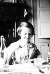 Primary photo for Margaret Thatcher, l'enfance d'un chef