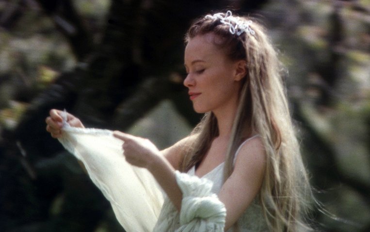 Linda Rybová in Wild Flowers (2000)