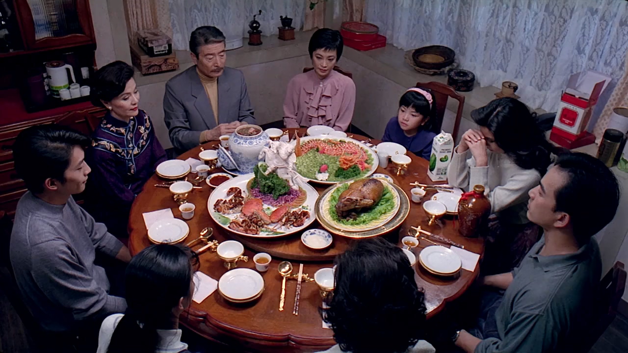 Ah-Lei Gua, Chen Chao-jung, Sylvia Chang, Sihung Lung, Chin-Cheng Lu, Yu-Chien Tang, Wang Yu-wen, Chien-Lien Wu, and Kuei-Mei Yang in Eat Drink Man Woman (1994)