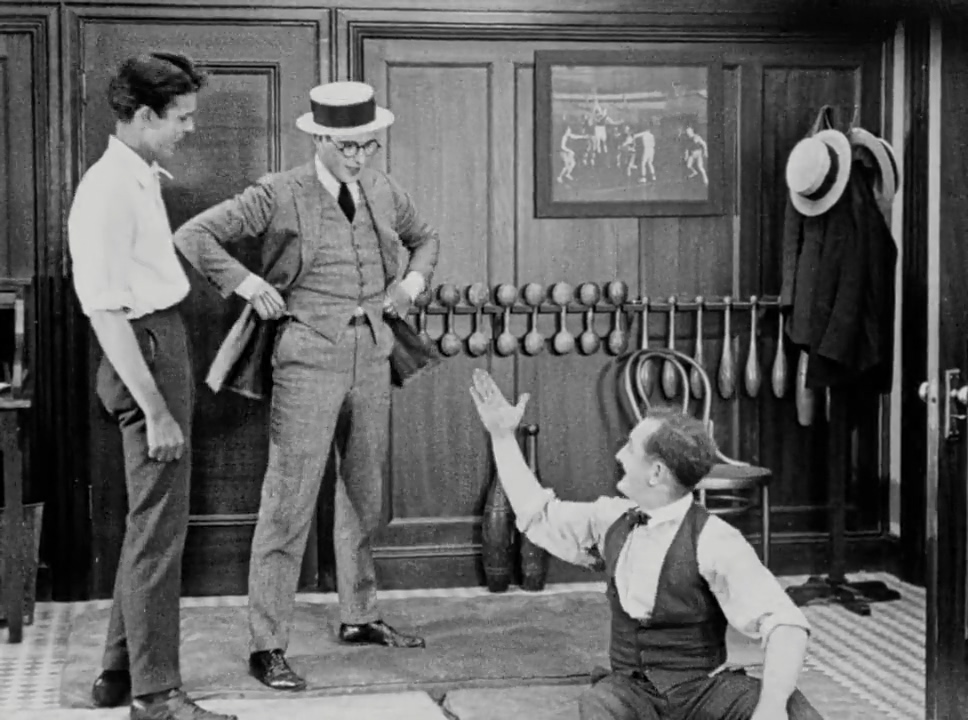 Mark Jones and Harold Lloyd in Never Weaken (1921)