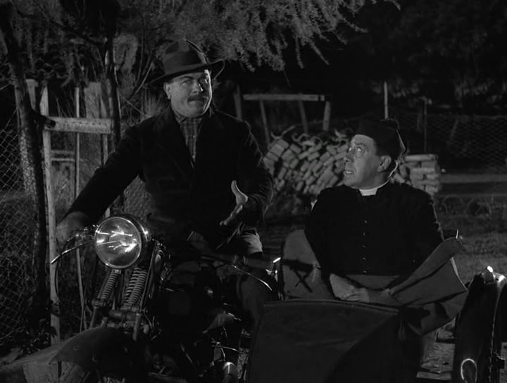 Gino Cervi and Fernandel in Don Camillo e l'on. Peppone (1955)