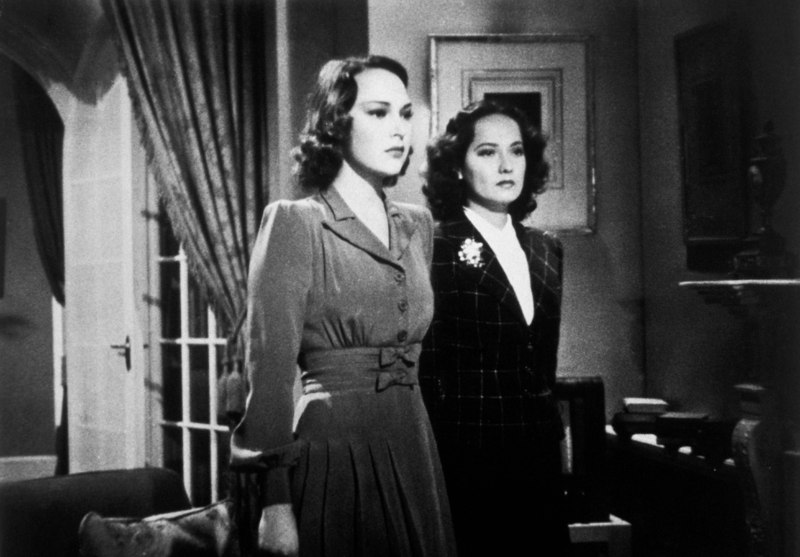 June Duprez and Merle Oberon in The Lion Has Wings (1939)