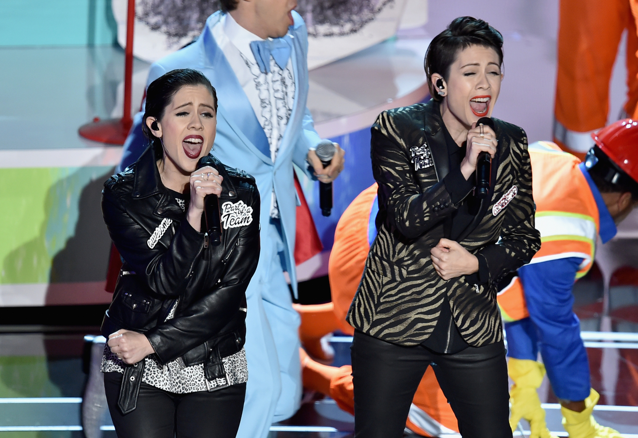 Sara Quin and Tegan Quin at an event for The Oscars (2015)