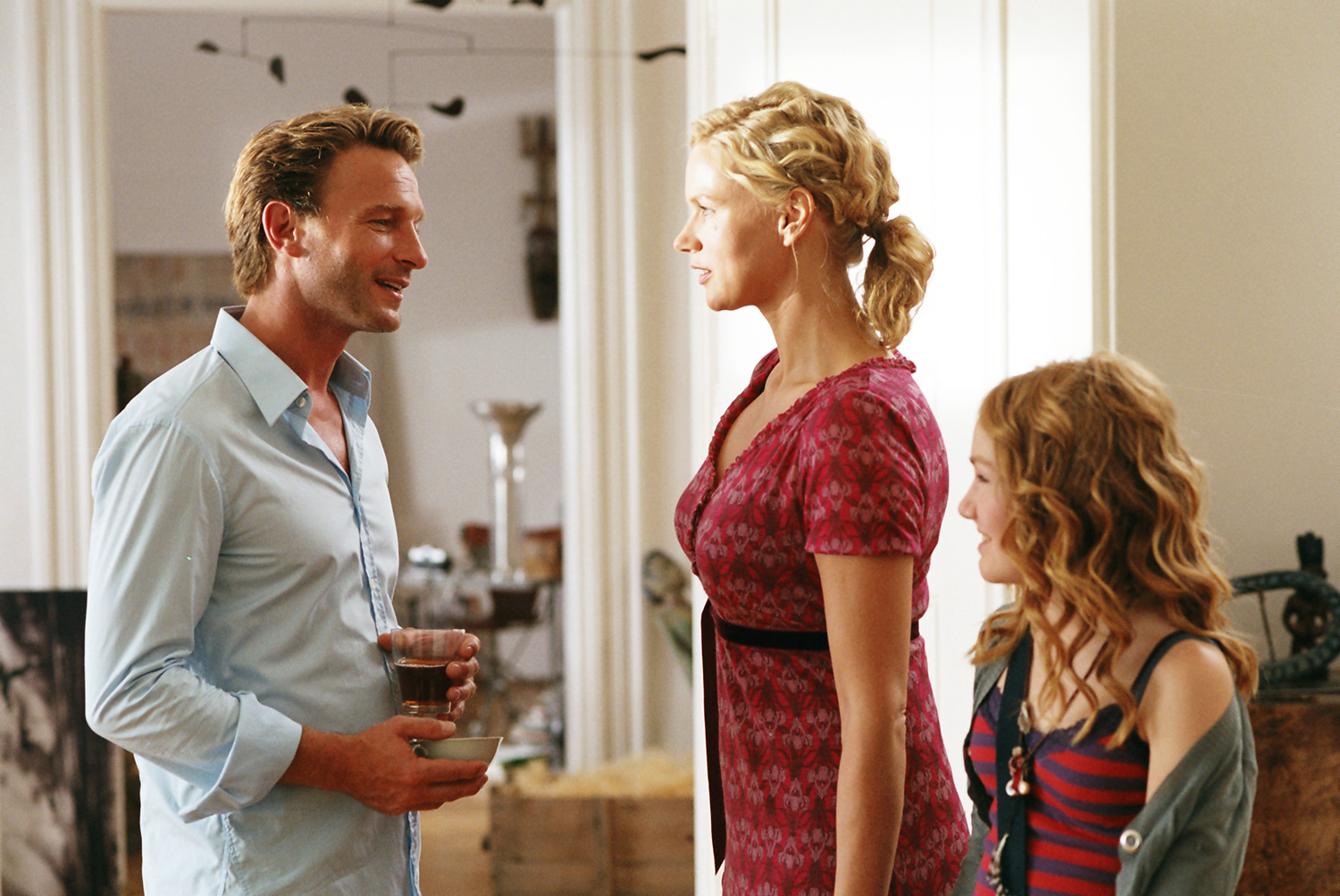 Veronica Ferres, Thomas Kretschmann, and Michelle von Treuberg in Wild Chicks in Love (2006)