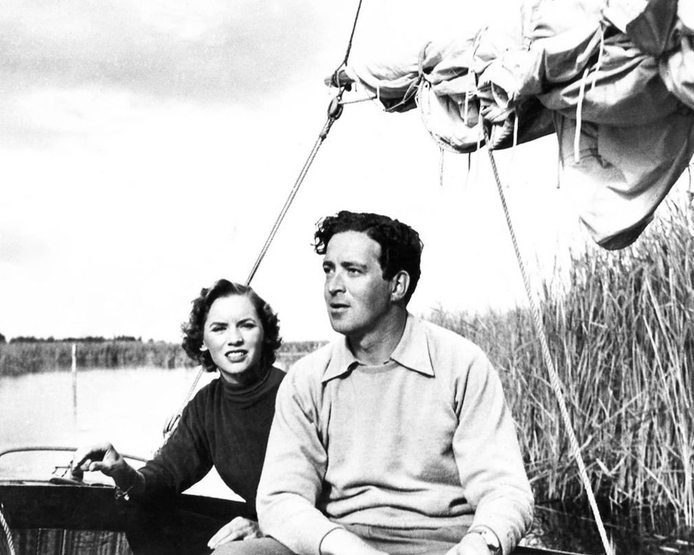 John Gregson and Muriel Pavlow in Fuss Over Feathers (1954)