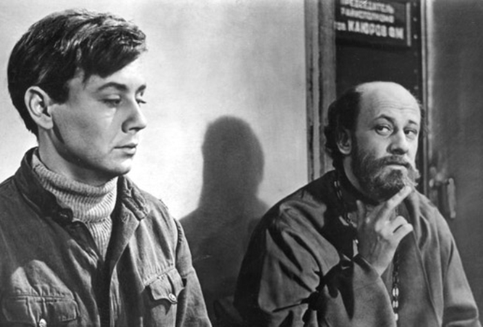 Evgeniy Evstigneev and Oleg Tabakov in Molodo-zeleno (1962)