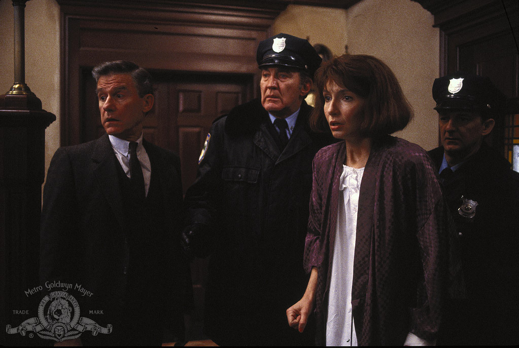 Roddy McDowall, Mary Steenburgen, Ken Pogue, and Wayne Robson in Dead of Winter (1987)