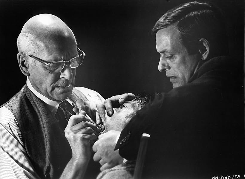 Laurence Olivier, Dustin Hoffman, and Richard Bright in Marathon Man (1976)