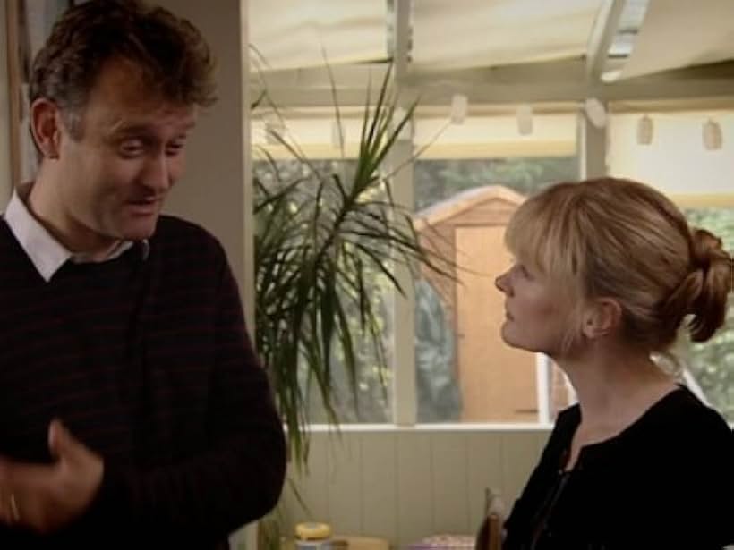 Hugh Dennis and Claire Skinner in Outnumbered (2007)