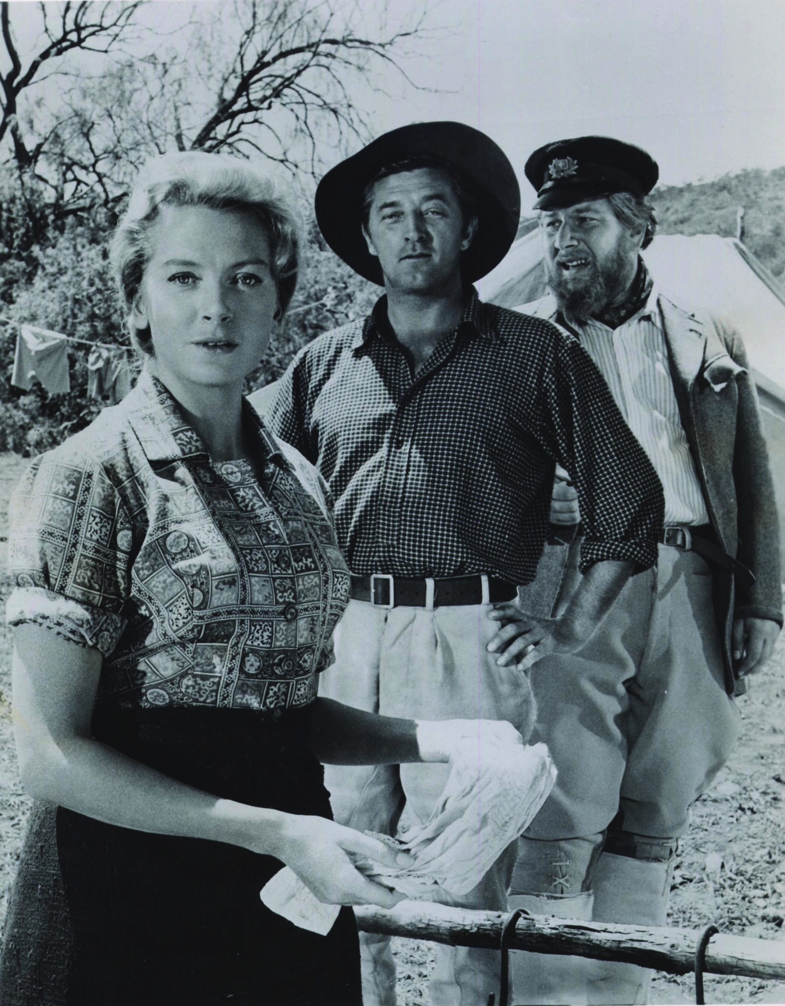 Deborah Kerr, Robert Mitchum, and Peter Ustinov in The Sundowners (1960)