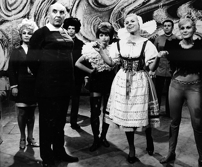 Iva Janzurová, Stella Májová, and Karel Pavlík in I Killed Einstein, Gentlemen (1970)