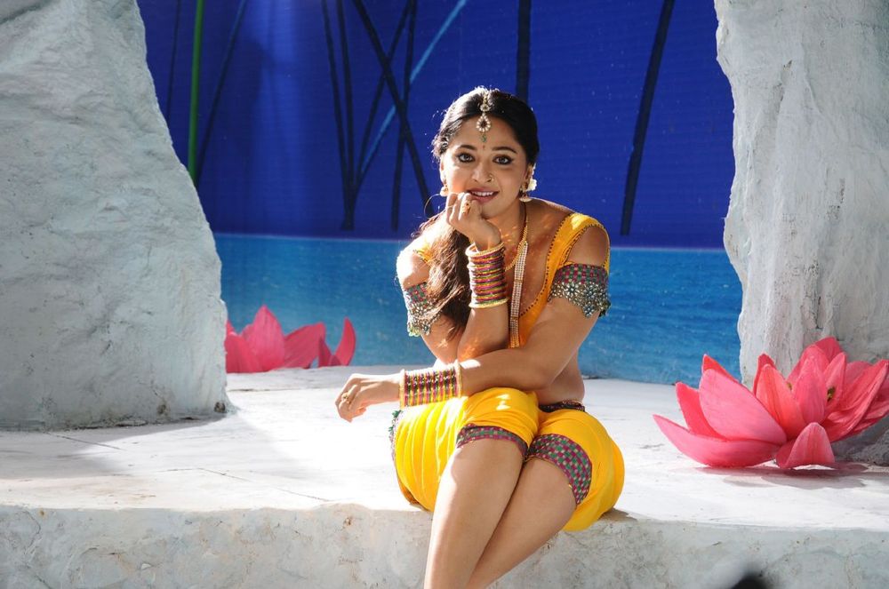 Anushka Shetty in Alex Pandian (2013)