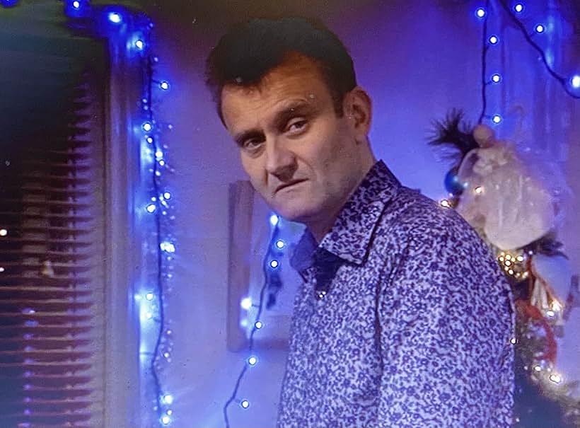 Hugh Dennis in Outnumbered (2007)