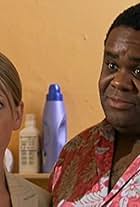 Nicola Reynolds and Clive Rowe in The Story of Tracy Beaker (2002)