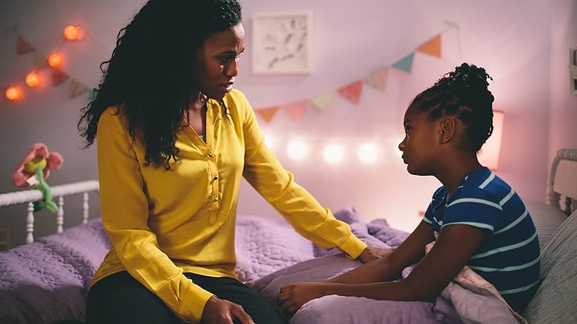 Priscilla C. Shirer and Alena Pitts in War Room (2015)