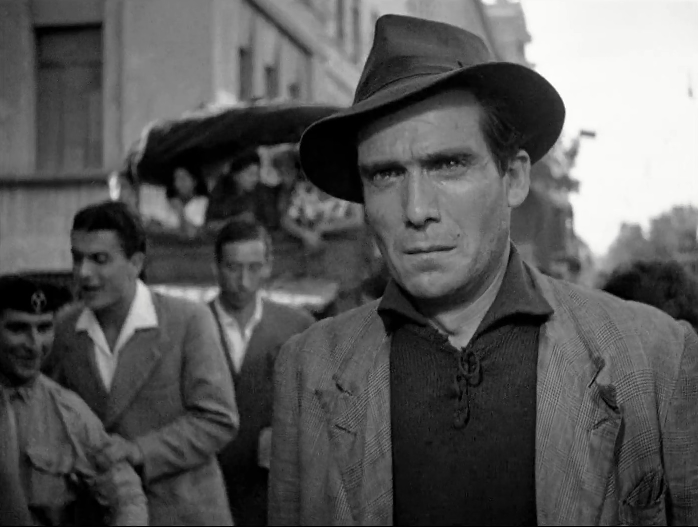 Lamberto Maggiorani in Bicycle Thieves (1948)