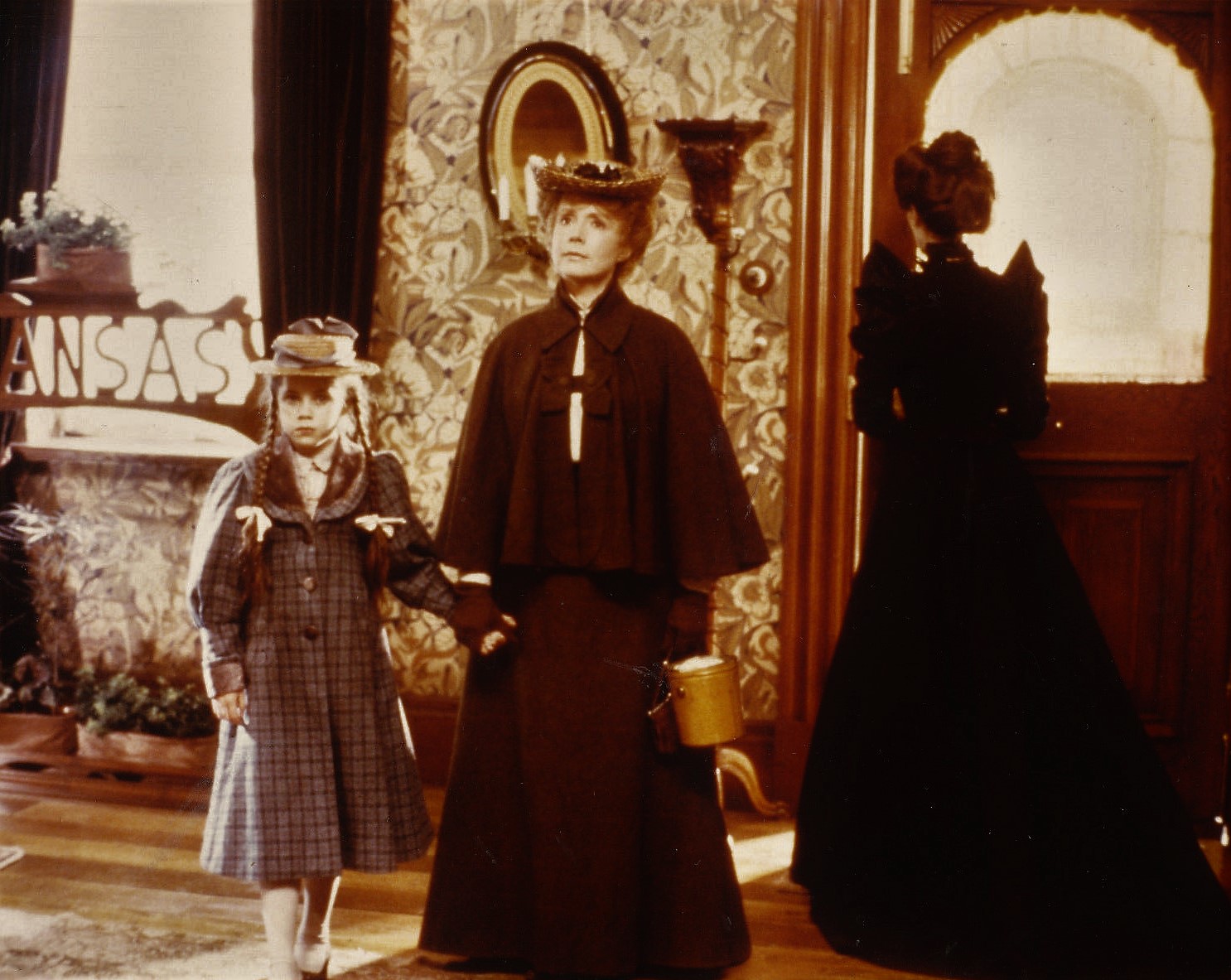 Fairuza Balk, Piper Laurie, and Jean Marsh in Return to Oz (1985)