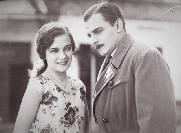 Mártha Eggerth and Pál Jávor in Csak egy kislány van a világon (1930)