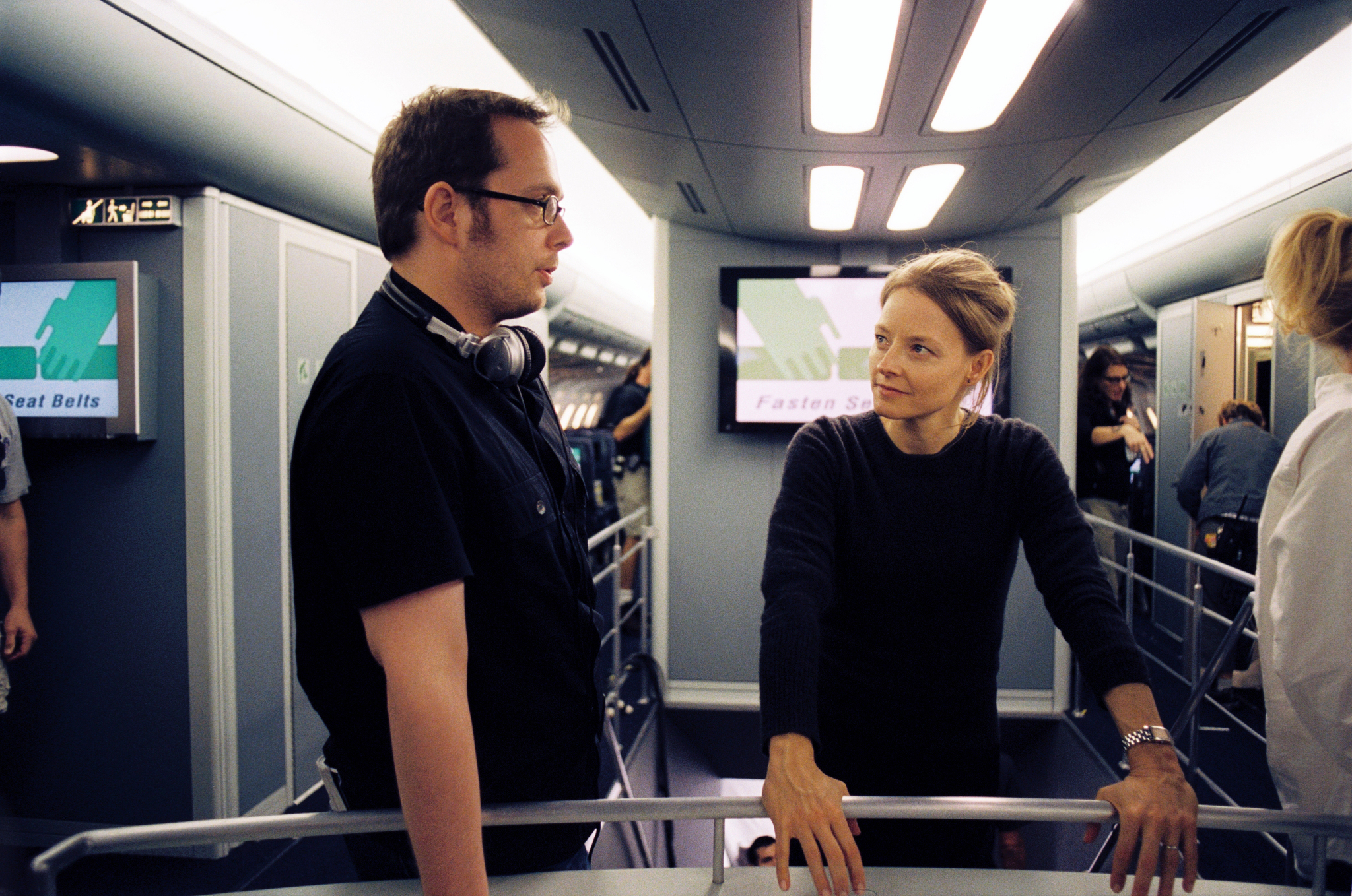 Jodie Foster and Robert Schwentke in Flightplan (2005)