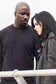 Krysten Ritter and Mike Colter in Jessica Jones (2015)