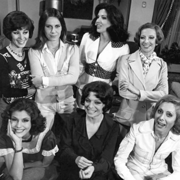 Aracy Balabanian, Célia Biar, Sandra Bréa, Maria Luíza Castelli, Yoná Magalhães, Nívea Maria, and Renata Sorrah in Corrida do Ouro (1974)