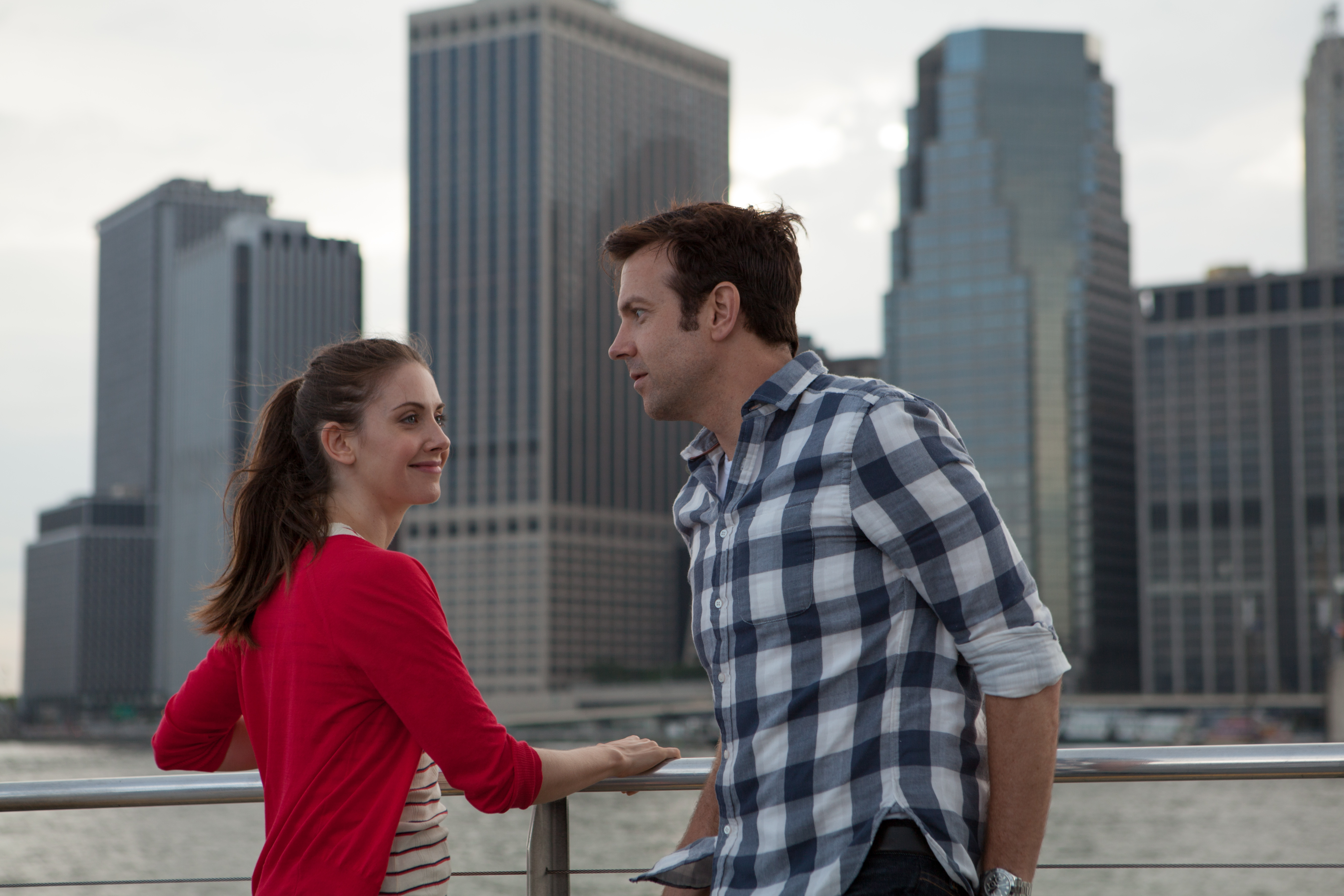 Jason Sudeikis and Alison Brie in Sleeping with Other People (2015)