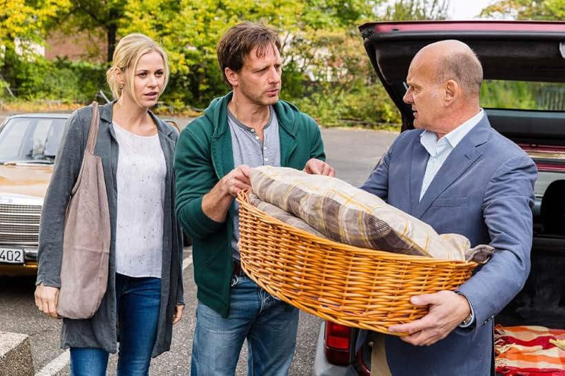 Hendrik Duryn, Ulrich Gebauer, and Jessica Ginkel in Der Lehrer (2009)