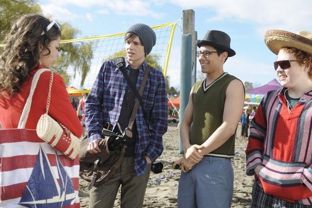 Sarah Hyland, Matt Prokop, Jimmy Bellinger, and David Del Rio in Geek Charming (2011)