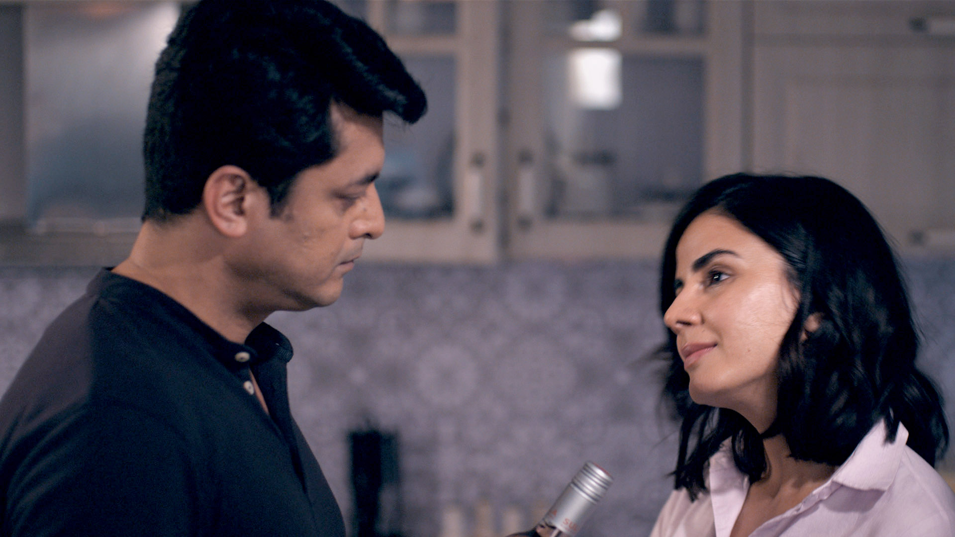 Jisshu Sengupta and Kirti Kulhari in A Perfect Family (2020)