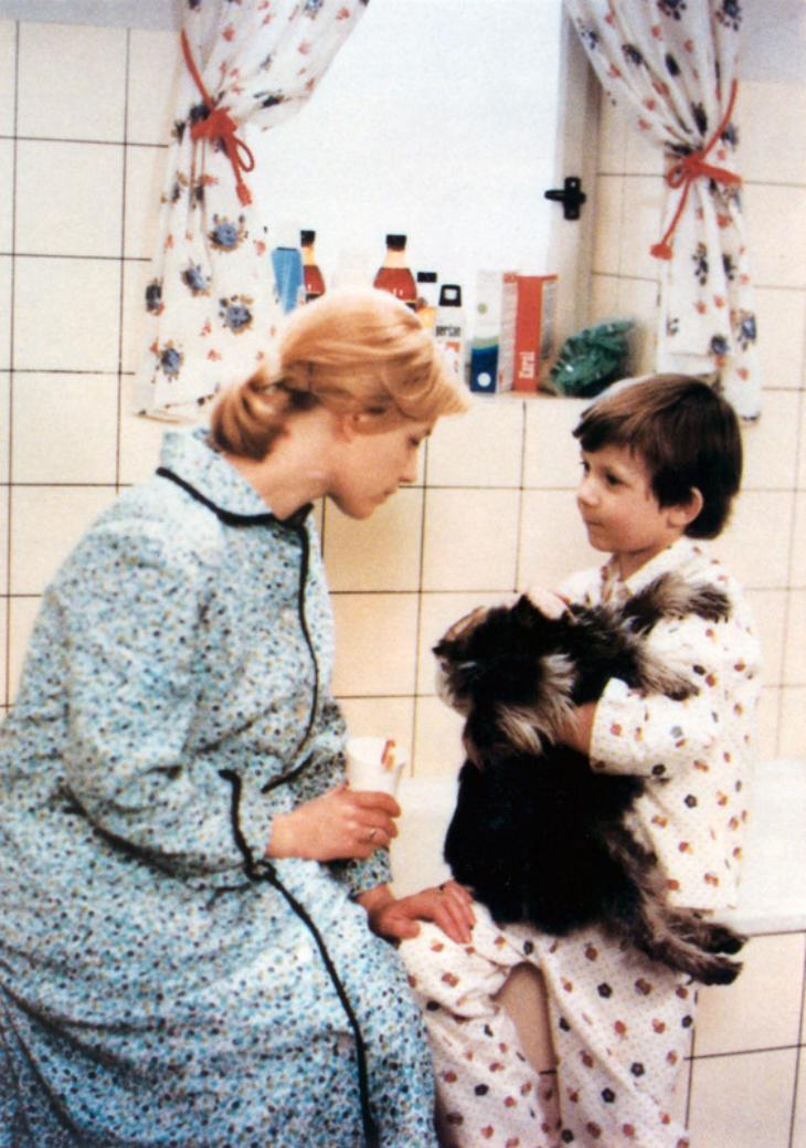 Tomás Holý and Jana Preissová in How to Pull Out a Whale's Tooth (1977)