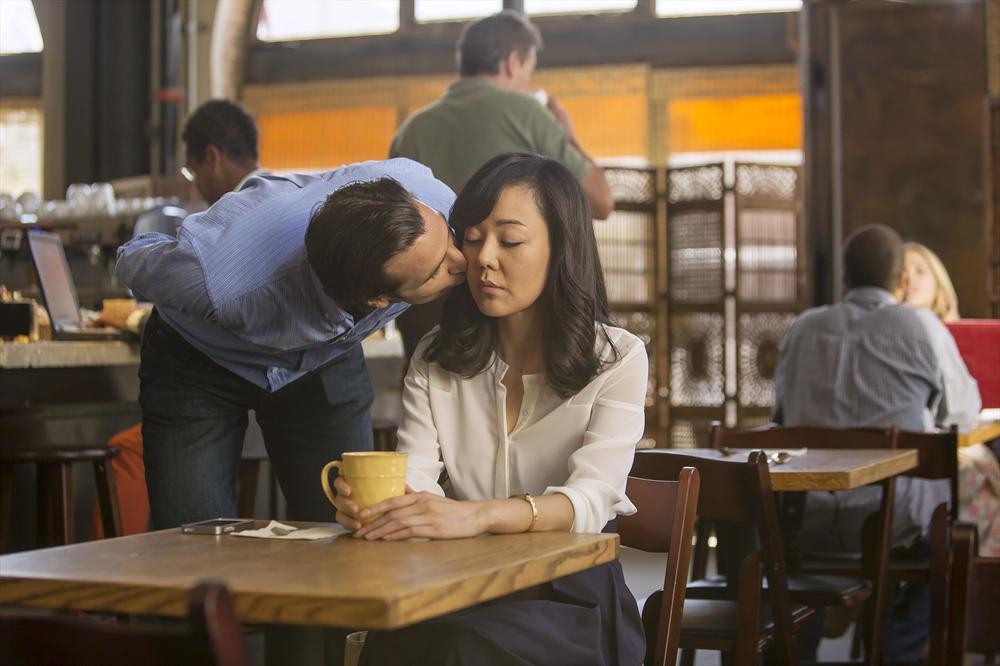 Matthew Del Negro and Yunjin Kim in Mistresses (2013)