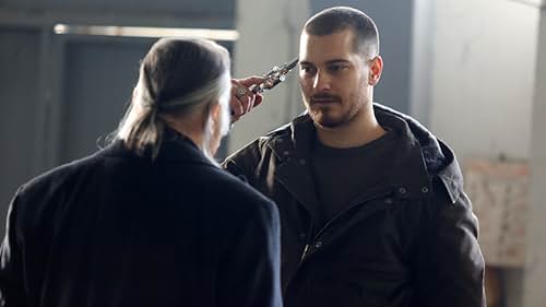 Çetin Tekindor and Çagatay Ulusoy in Insider (2016)