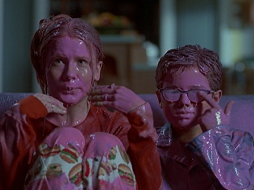 Thomas Dekker and Hillary Tuck in Honey, I Shrunk the Kids: The TV Show (1997)