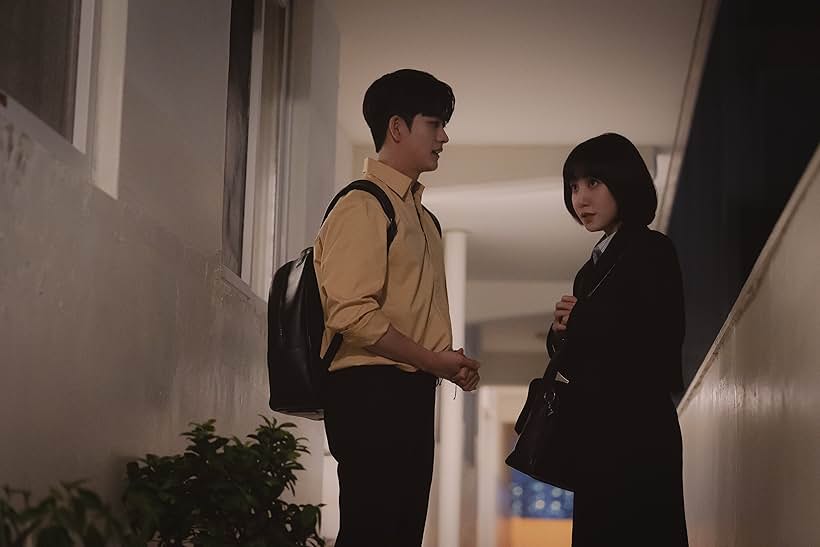 Park Eun-bin and Kang Tae-oh in Extraordinary Attorney Woo (2022)