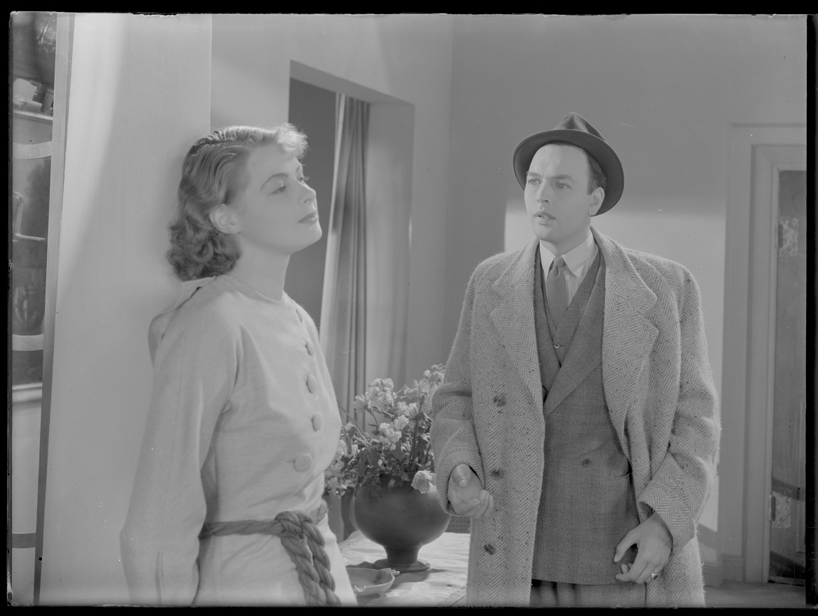 Ingrid Bergman and Håkan Westergren in Dollar (1938)