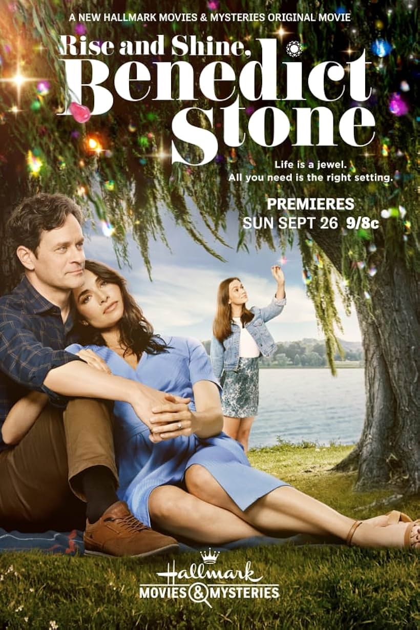 Mía Maestro, Tom Everett Scott, and Ella Ballentine in Rise and Shine, Benedict Stone (2021)