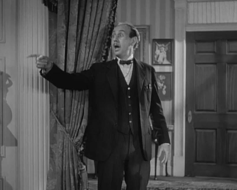 Charles Arnt in Dressed to Kill (1941)