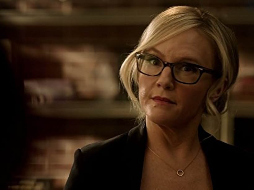 Rachael Harris in Lucifer (2016)