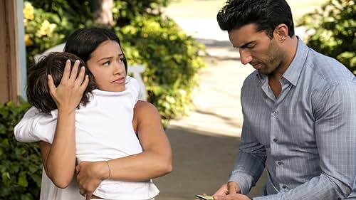 Justin Baldoni, Gina Rodriguez, and Elias Janssen in Jane the Virgin (2014)