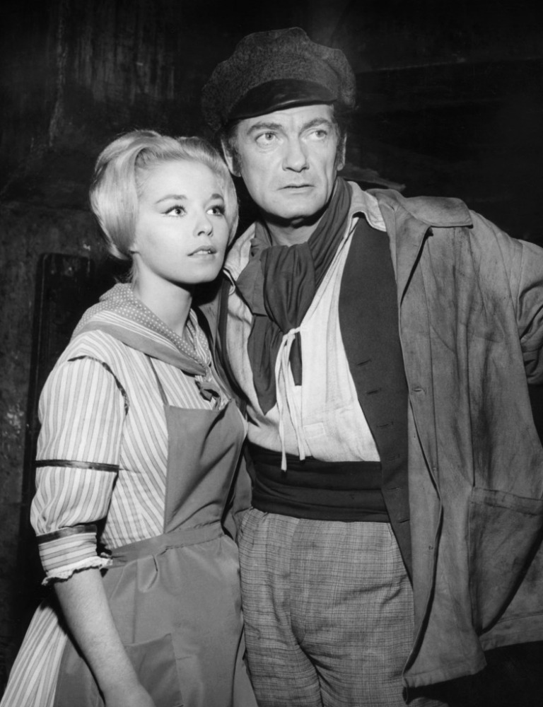 Jill Haworth and Jean Marais in Les mystères de Paris (1962)