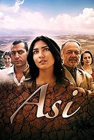 Nur Sürer, Çetin Tekindor, Murat Yildirim, Tuba Büyüküstün, and Selma Ergeç in Asi (2007)