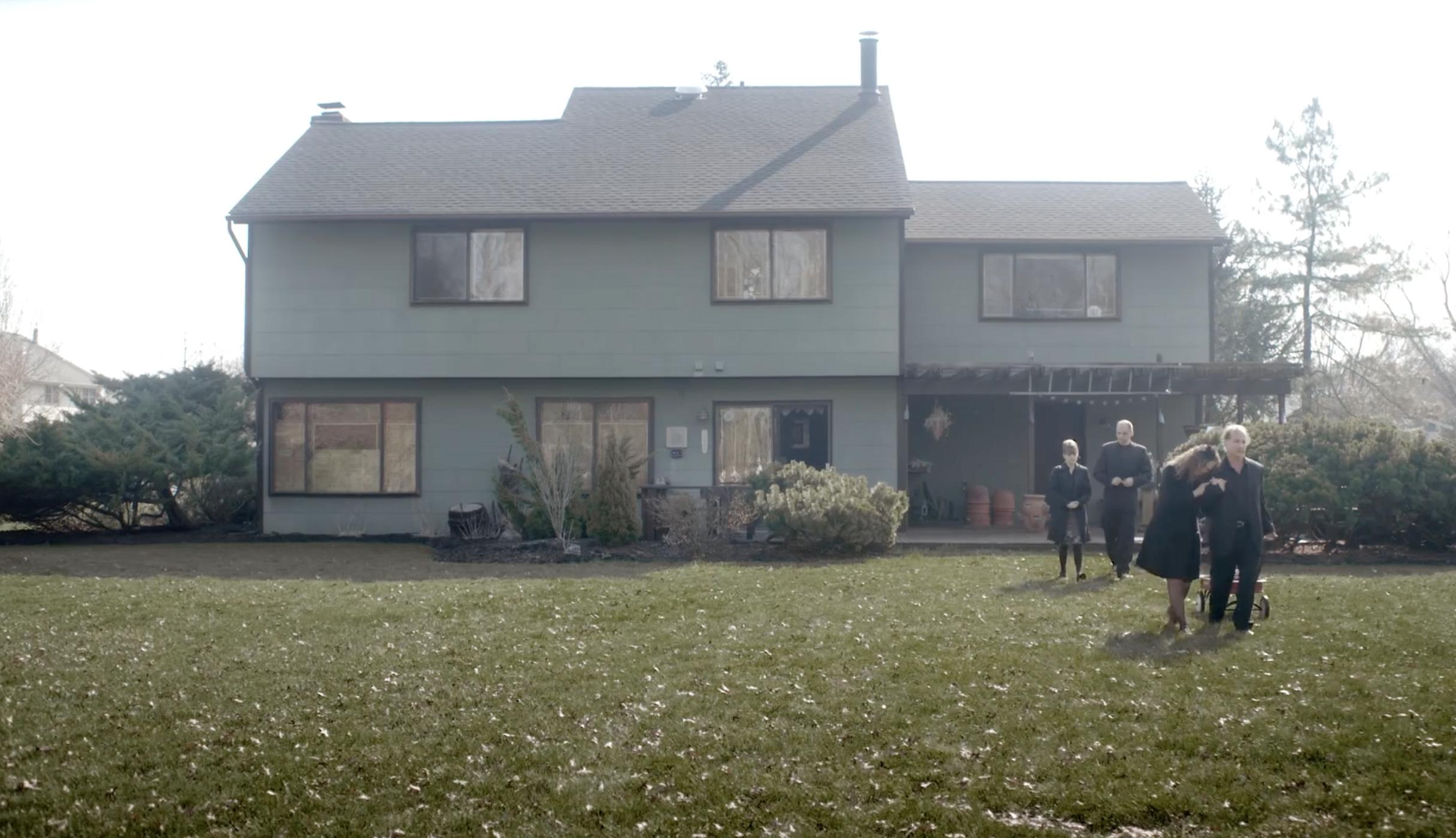 Mark Linn-Baker, Lizbeth Mackay, Michael Mastro, and Lauren Ashley Carter in Bereavement (2014)