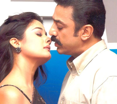 Kamal Haasan and Kiran Rathod in Anbe Sivam (2003)