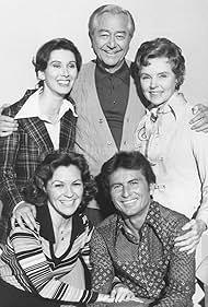 Robert Young, Lauren Chapin, Elinor Donahue, Billy Gray, and Jane Wyatt in Father Knows Best: Home for Christmas (1977)