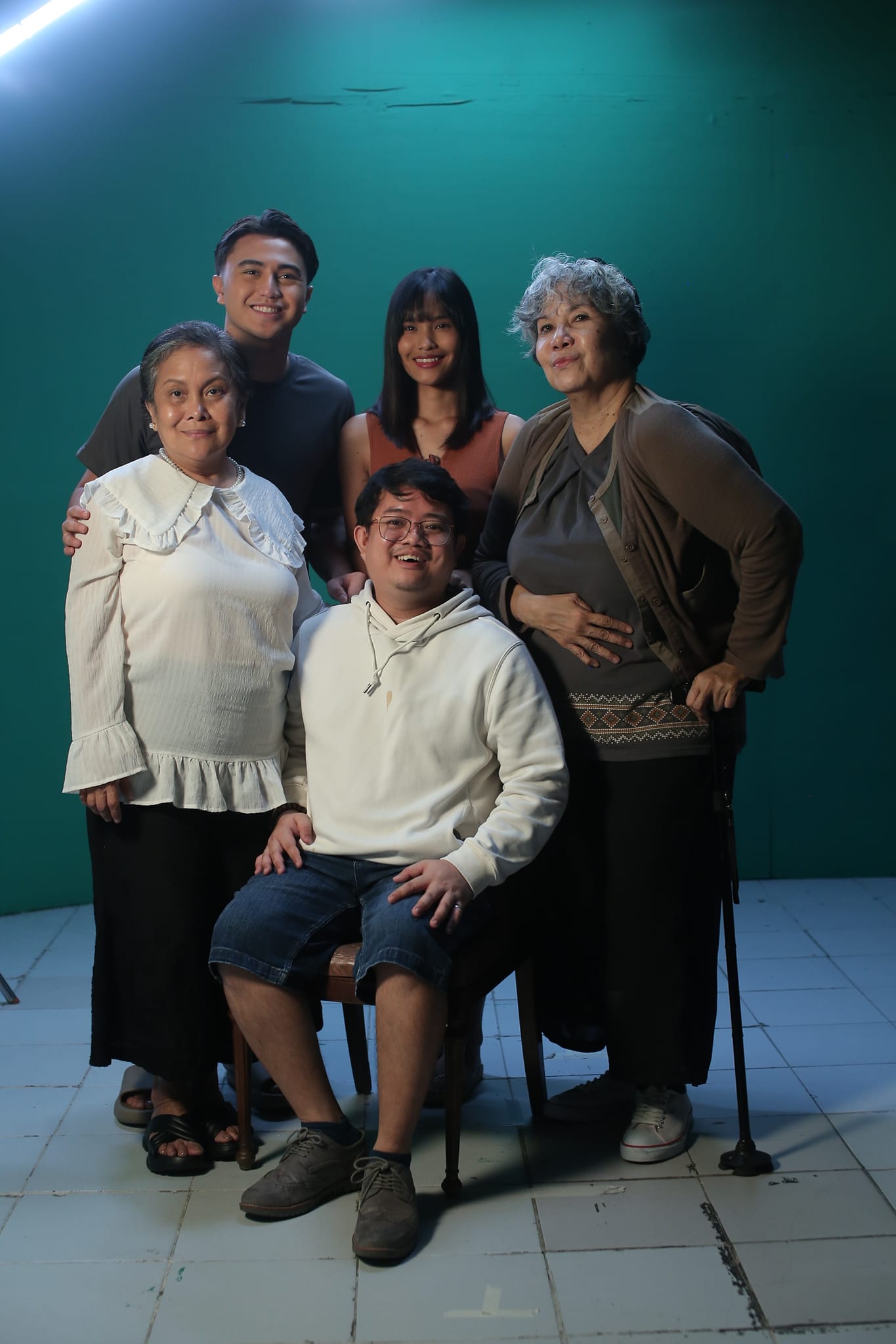 Aurora Yumul, Manang Medina, Itan Rosales, Ruby Ruiz, and Christopher Novabos in Creak (2023)